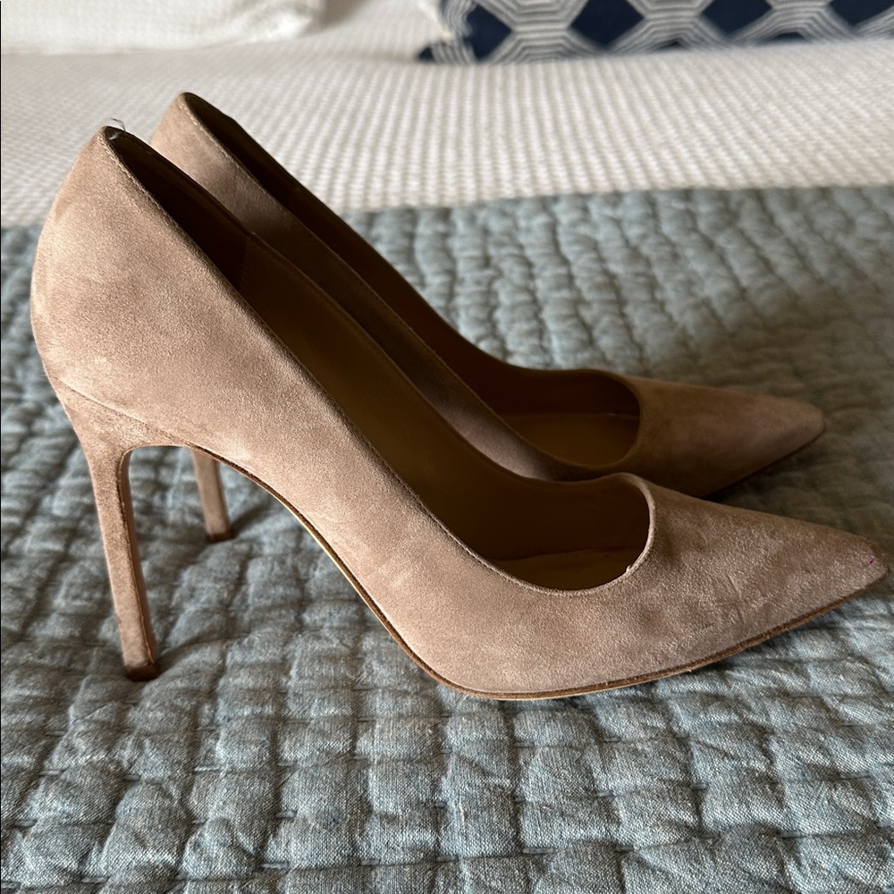 Manolo Blahnik Nude Heels - Picture 4 of 5